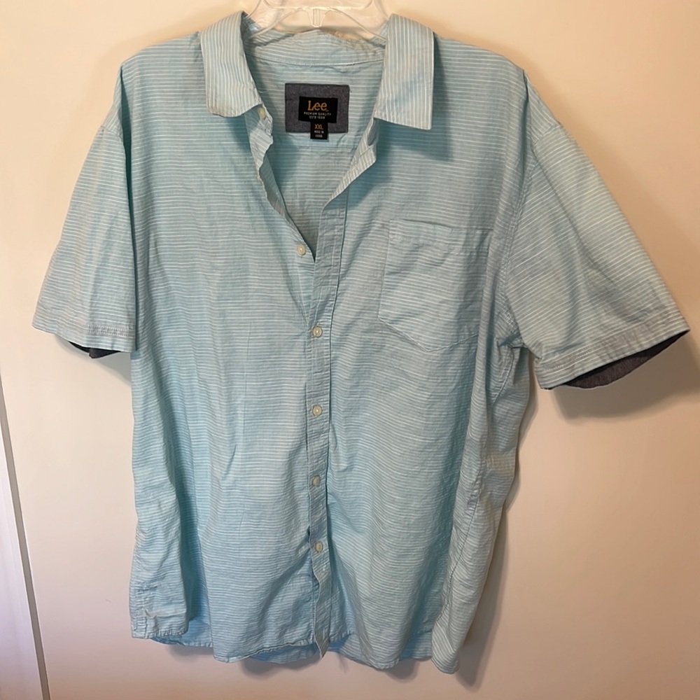Lee Men’s Casual Button-down Shirt / Size XXL / Blue with White Stripes